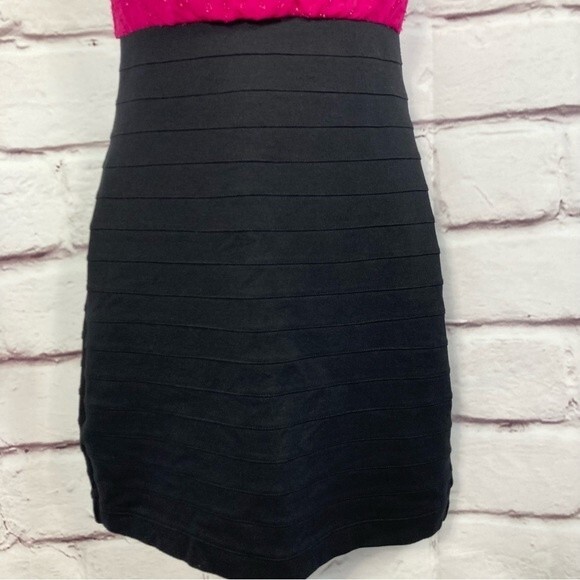 Express Magenta Black Cocktail Dress Size M Sleeveless Bodycon Party Dress EUC - Picture 5 of 11